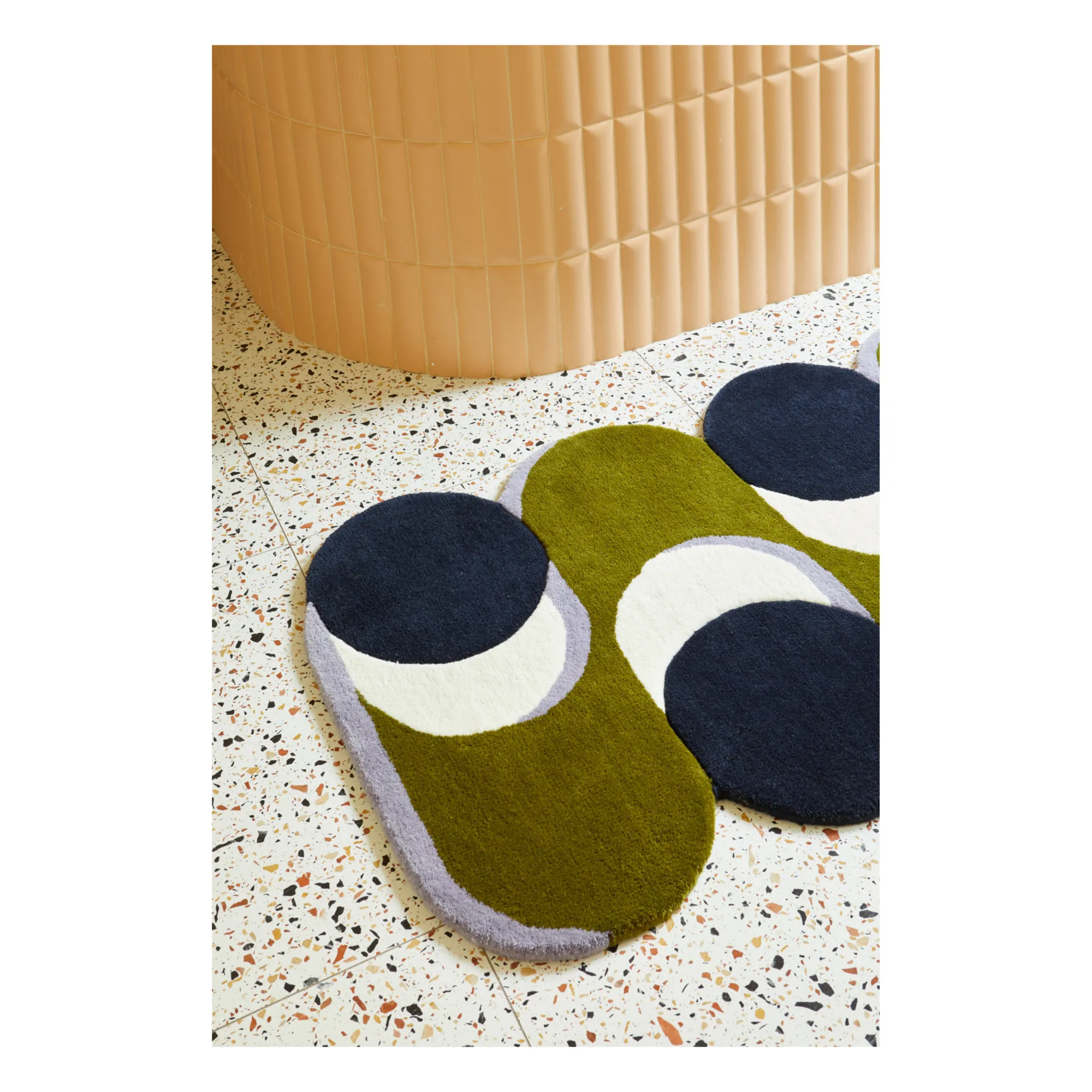 Tapis en laine Nymphe | Vert kaki- Image produit n°1