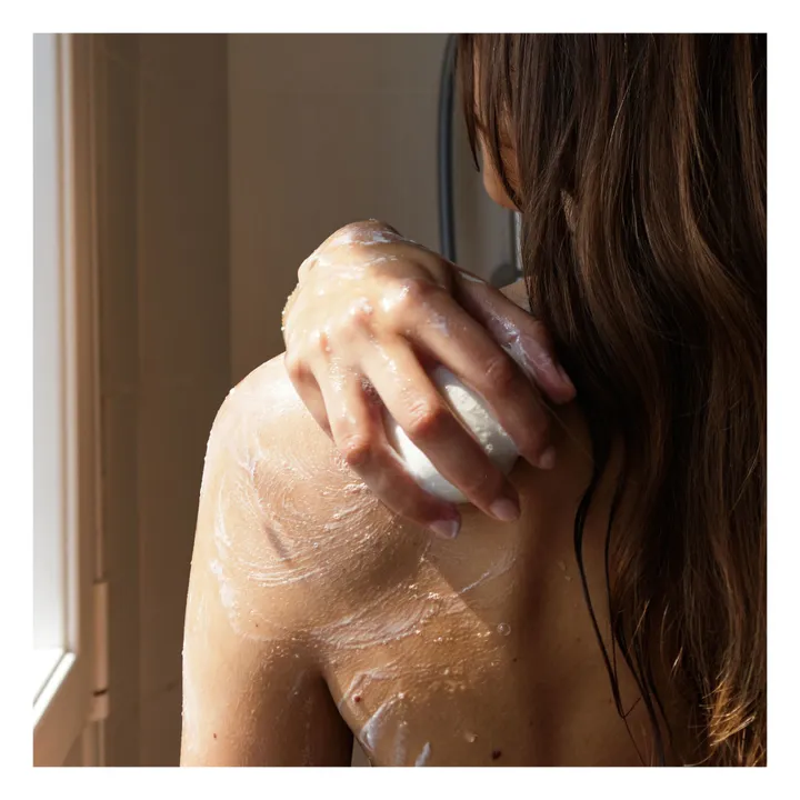 Body & Hair Solid Soap - Sweet Almond & Jasmine- Product image n°2
