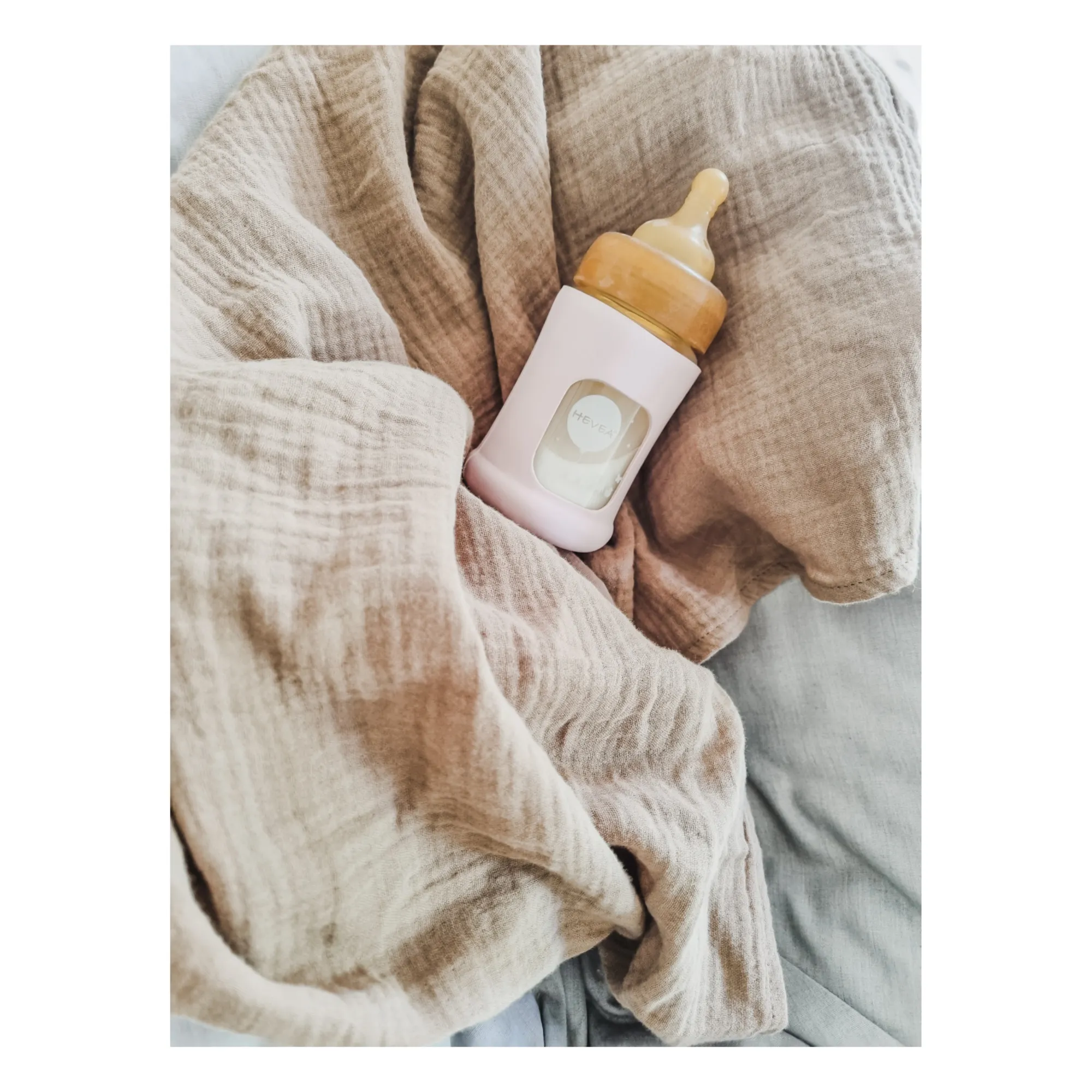 Hevea - Biberon en verre à col large avec housse de protection Débit lent (Hevea) - Image 2