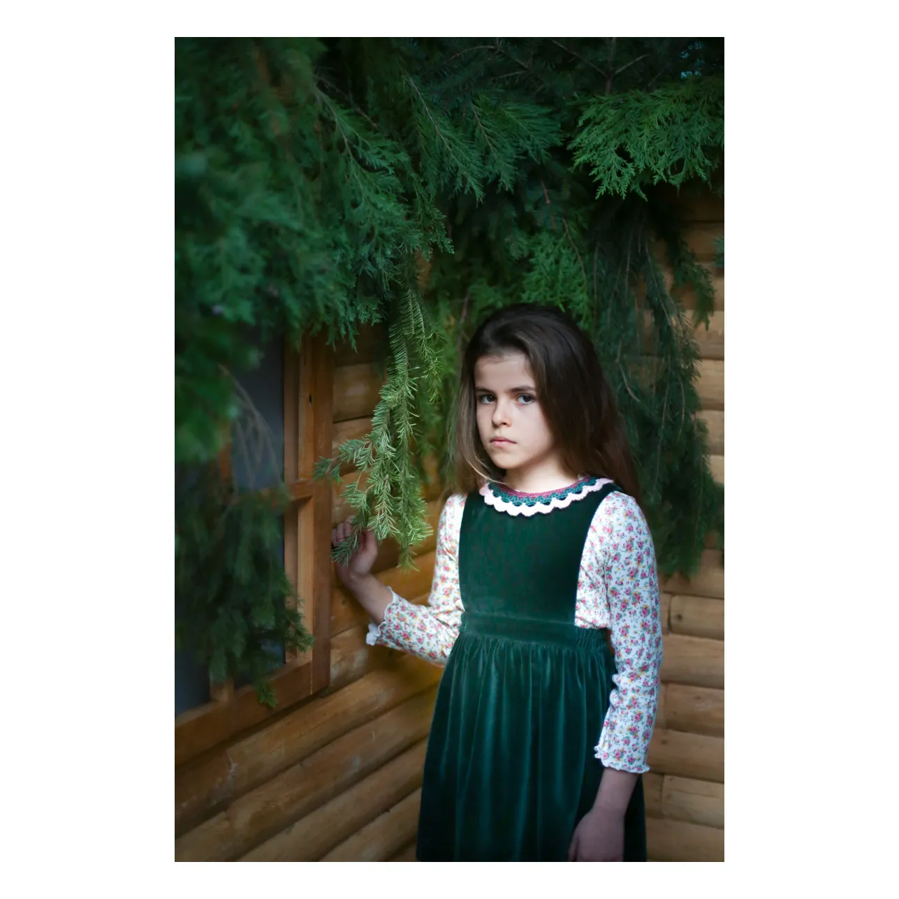 Velvet apron dress with crochet collar Elia | Chrome green- Product image n°2