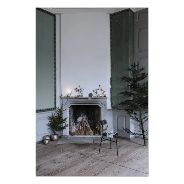 Decorative Hanging Wreath with Mistletoe | Gold
