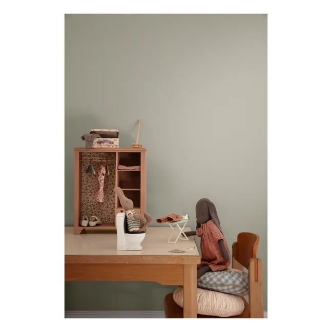 Mini ironing board and iron