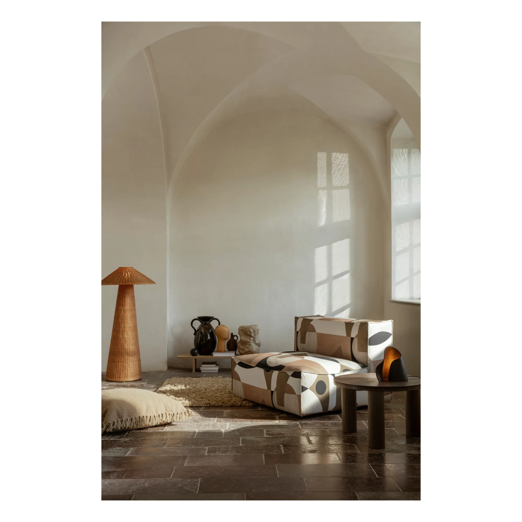 Oyster Recycled Aluminium Table Lamp | Black- Product image n°1