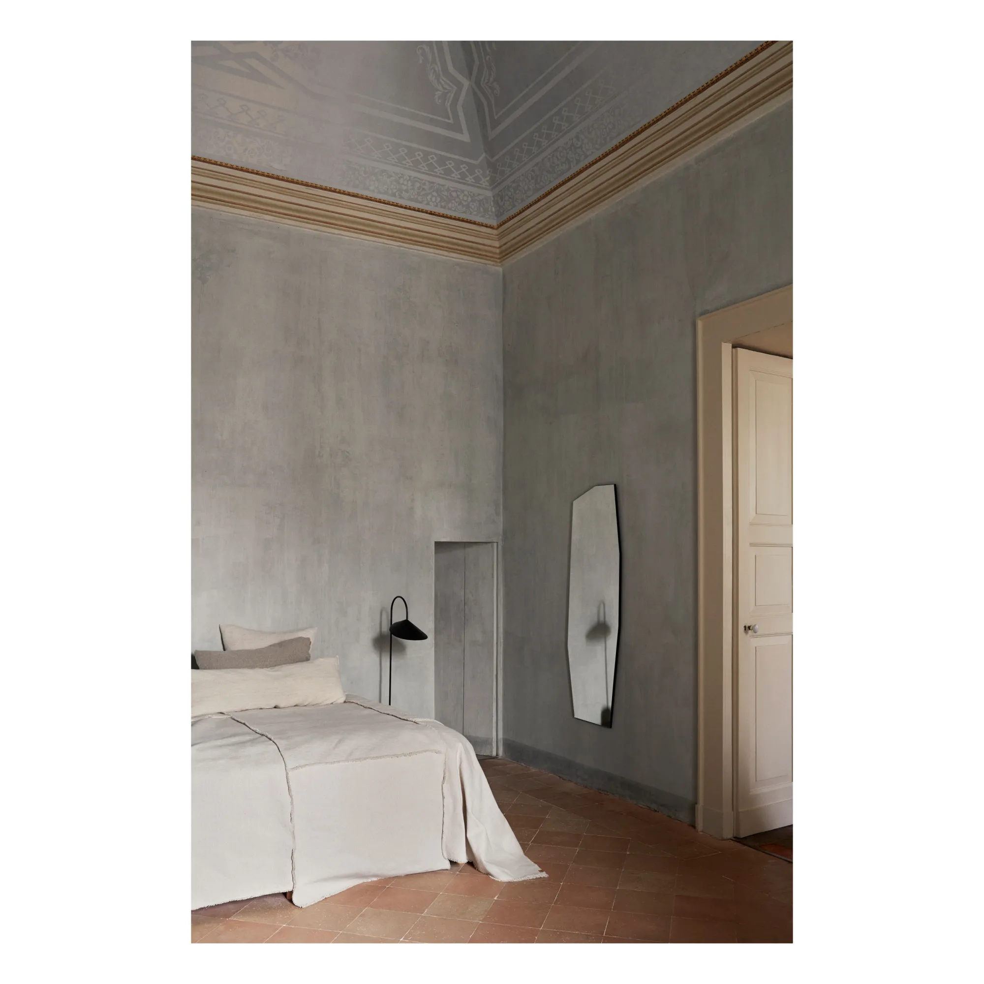 Arum Wall Light  | Black- Product image n°1