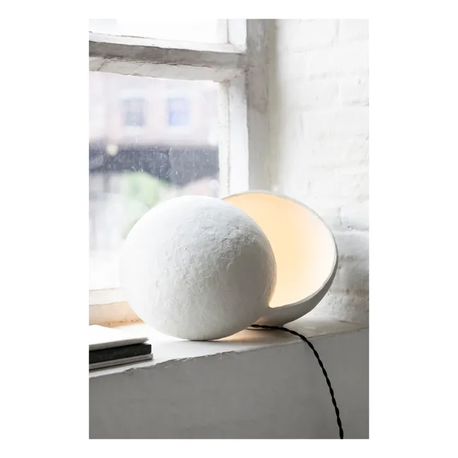 Earth Round Papier Mâché Table Lamp | White