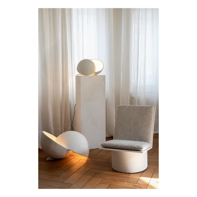 Earth Round Papier Mâché Table Lamp | White