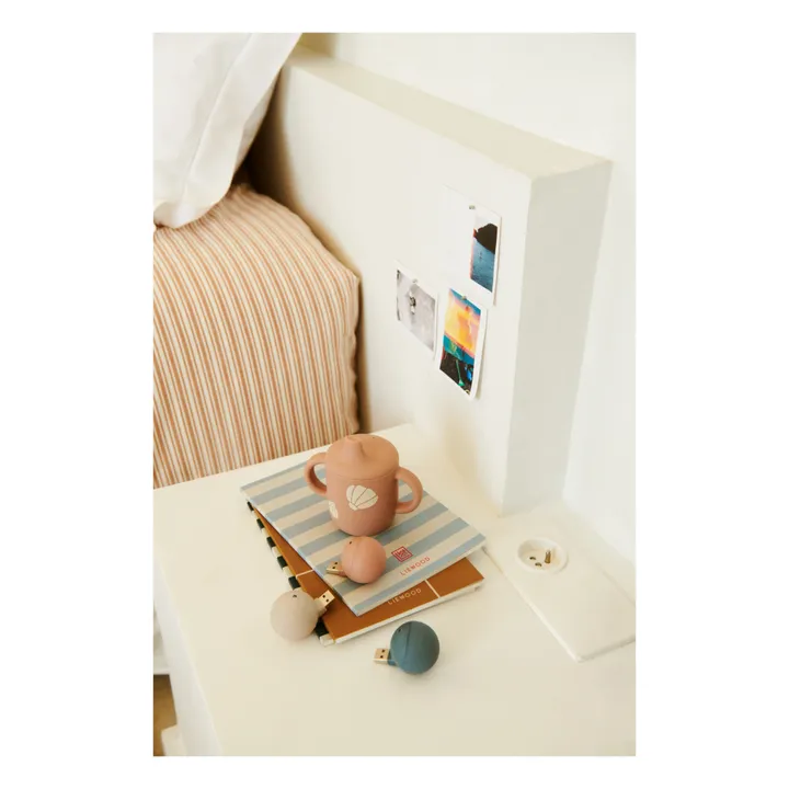 Tasse d'apprentissage Neil en silicone | Shell/Pale tuscany- Image produit n°1
