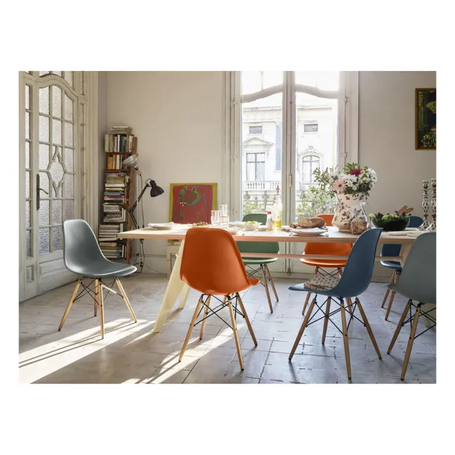 Chaise DSW plastic - piètement érable  - Charles & Ray Eames | Orange Rouille