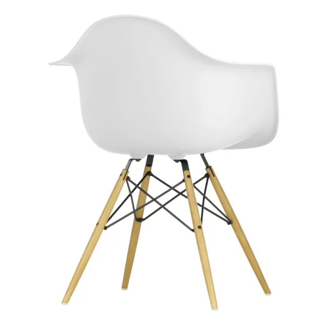 Chaise DAW - piétement érable - Charles & Ray Eames | Blanc