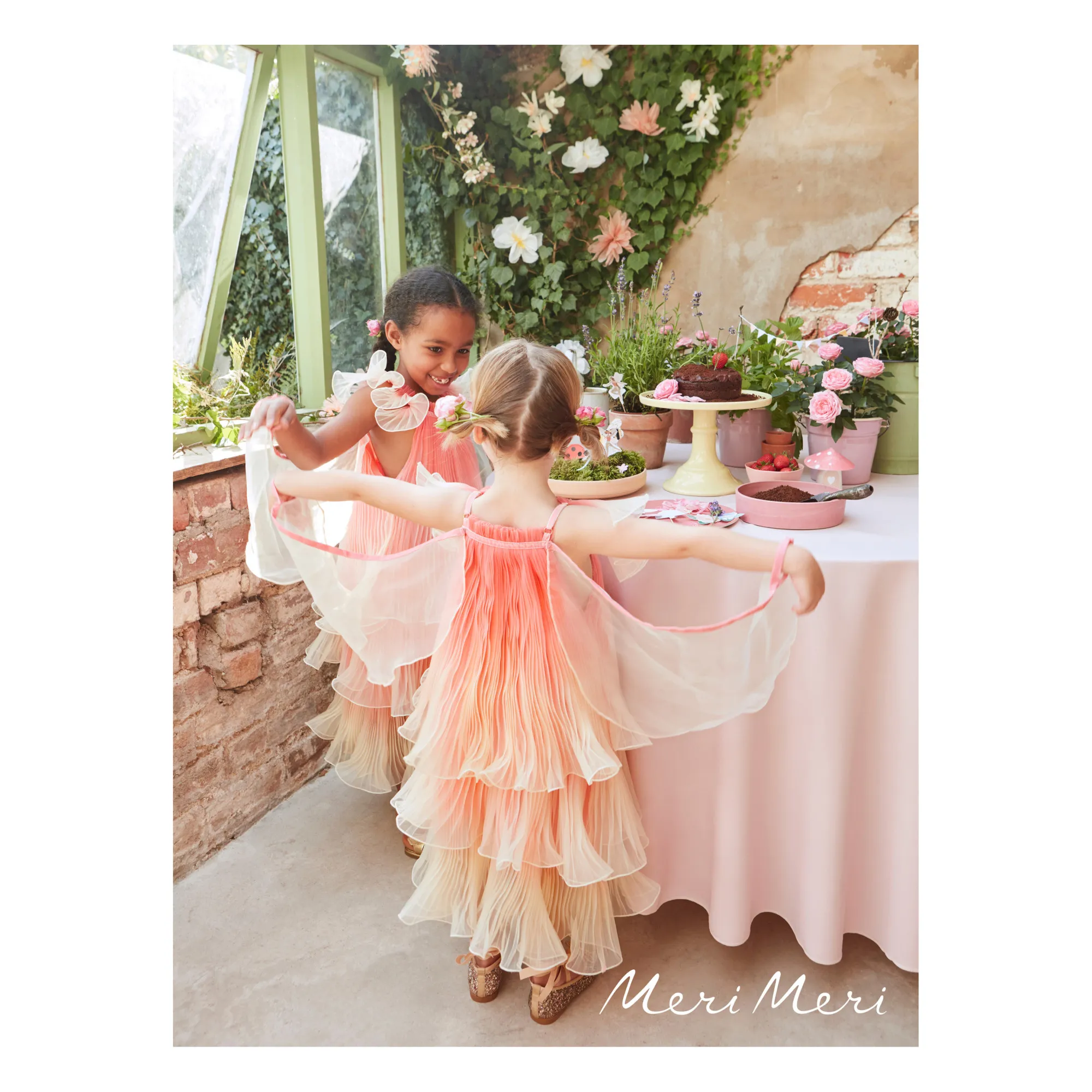 Robe de fée plissée en organza avec sa baguette magique- Image produit n°2