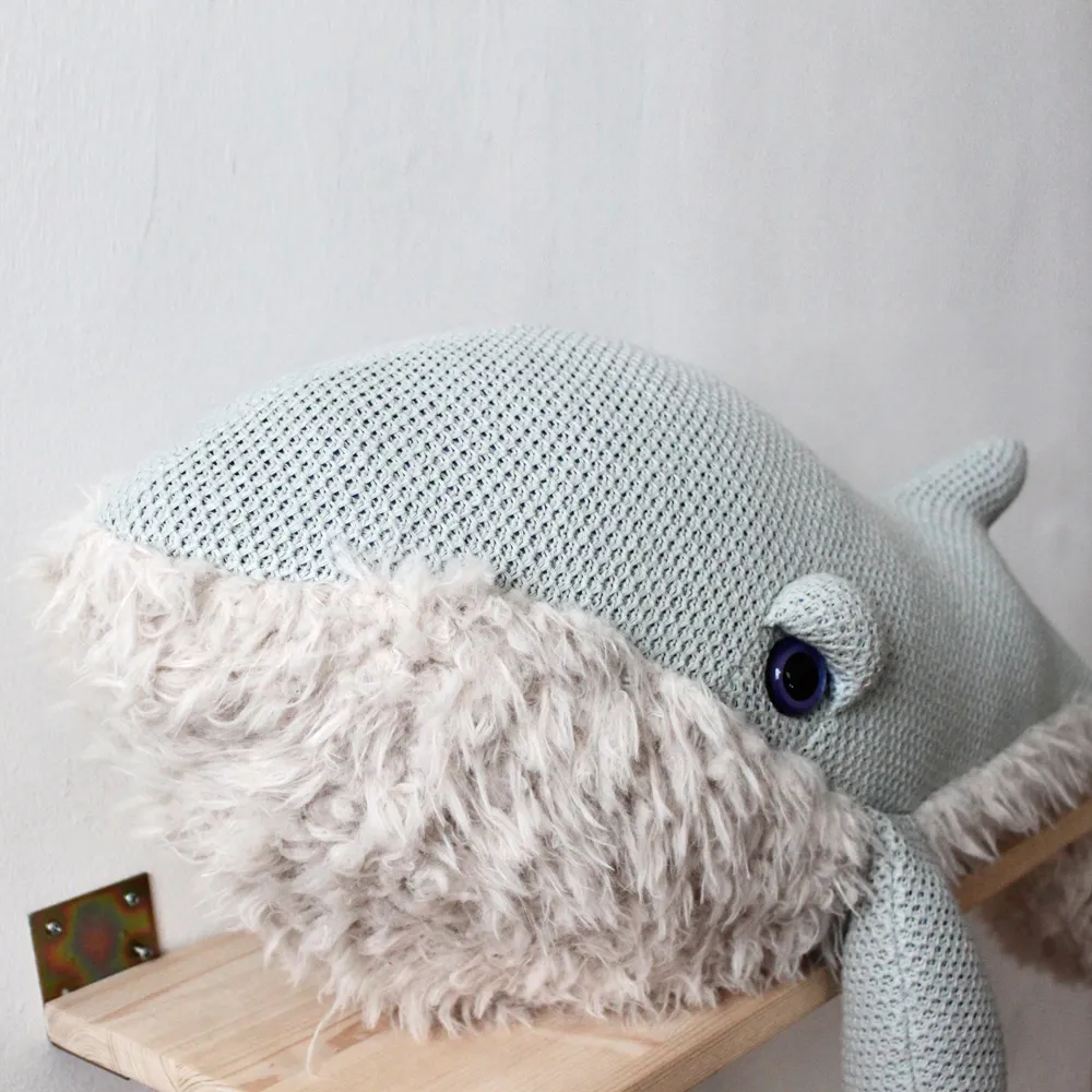 Peluche géante baleine Grandma 83 cm | Vert de gris- Image produit n°5