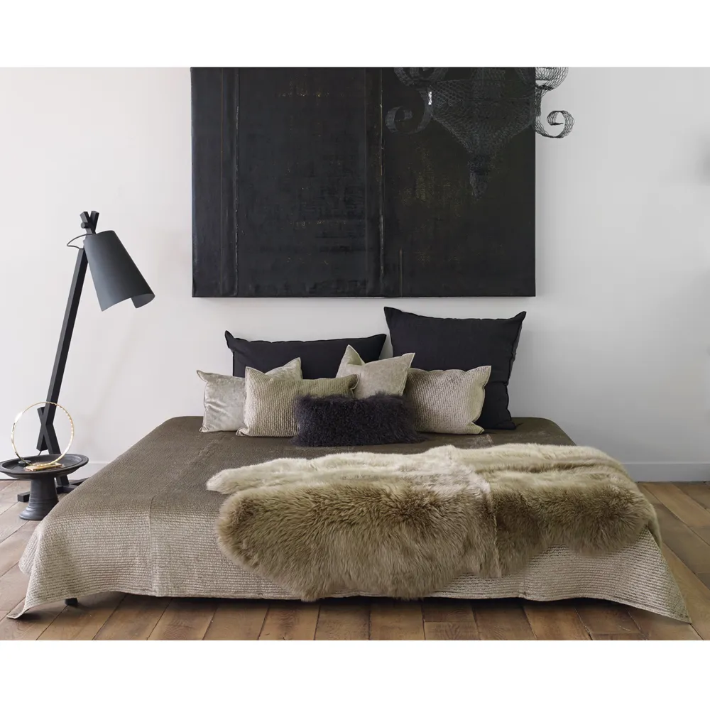 Coussin basic en peau de chèvre du Tibet | Charbon- Image produit n°1