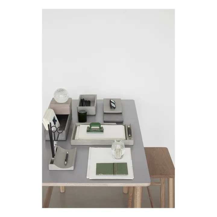 Vassoio da scrivania in cemento - Immagine del prodotto n°1
