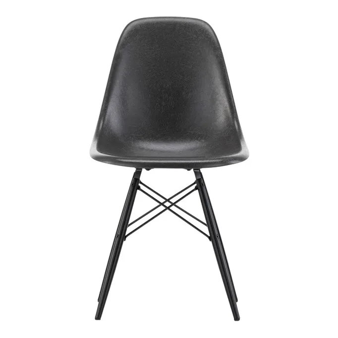 Chaise DSW Fiberglass - piètement en érable - Charles & Ray Eames | Eames Elephant Hide Grey- Image produit n°0