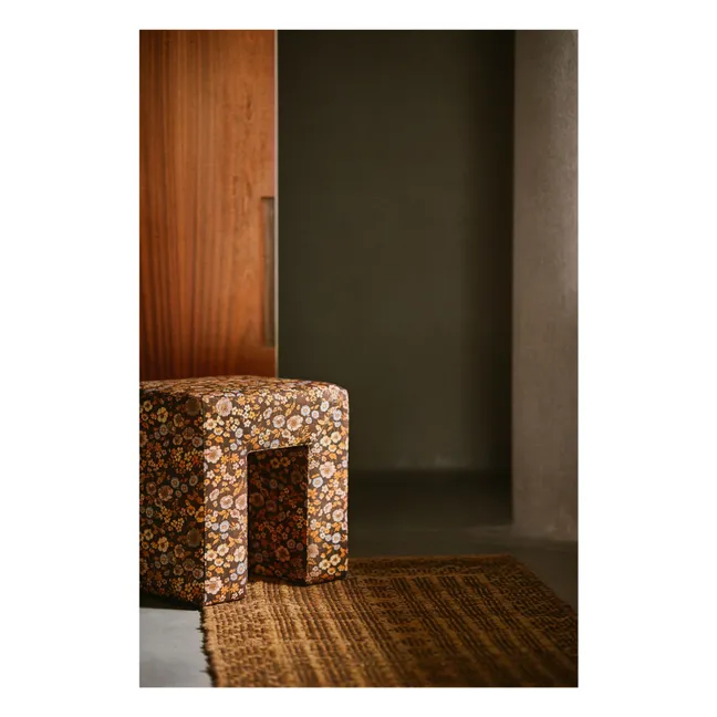 Lobby stool | Brown