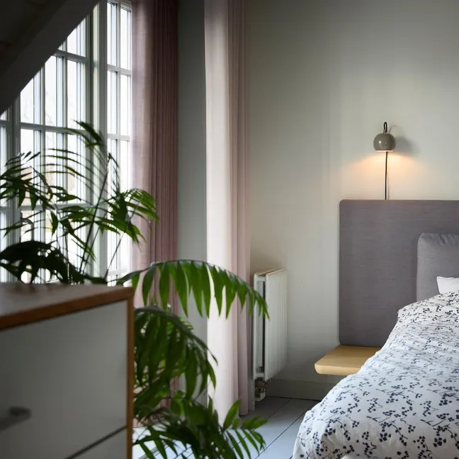 "Ball" Wall Sconce, Benny Frandsen | Light grey
