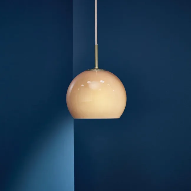 Lámpara colgante de cristal «Ball», de Benny Frandsen | Café