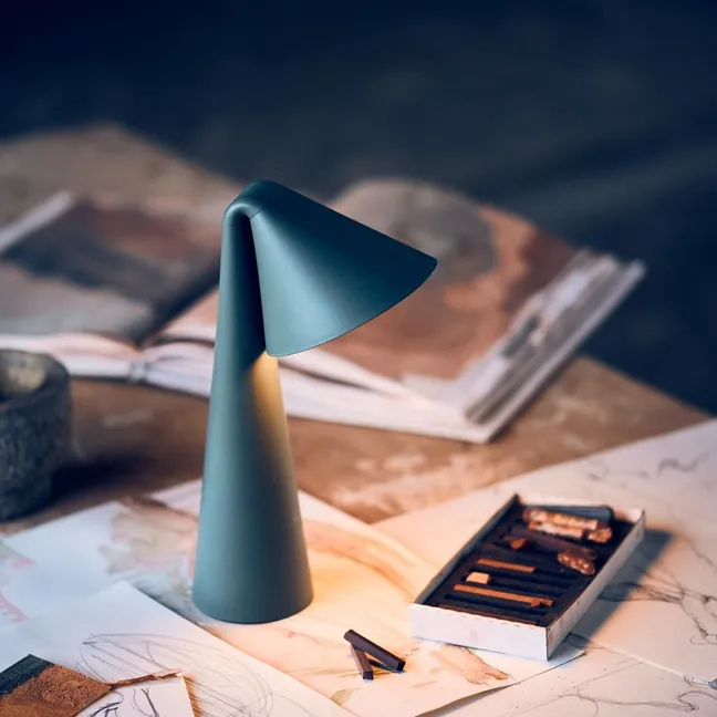 Lámpara de mesa «Ami», de Thomas Albertsen | Salvia