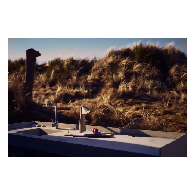 Lámpara de mesa «Ami», de Thomas Albertsen | Olive