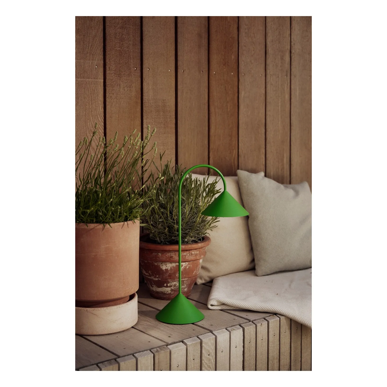 Lampe à poser Grasp, Thomas Albertsen | Vert- Image produit n°1