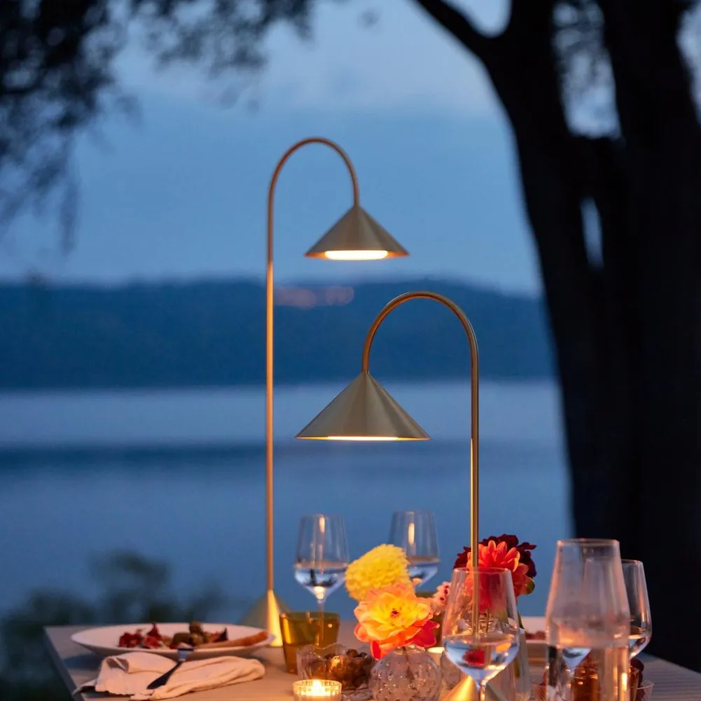 Lampe à poser Grasp, Thomas Albertsen | Laiton- Image produit n°5