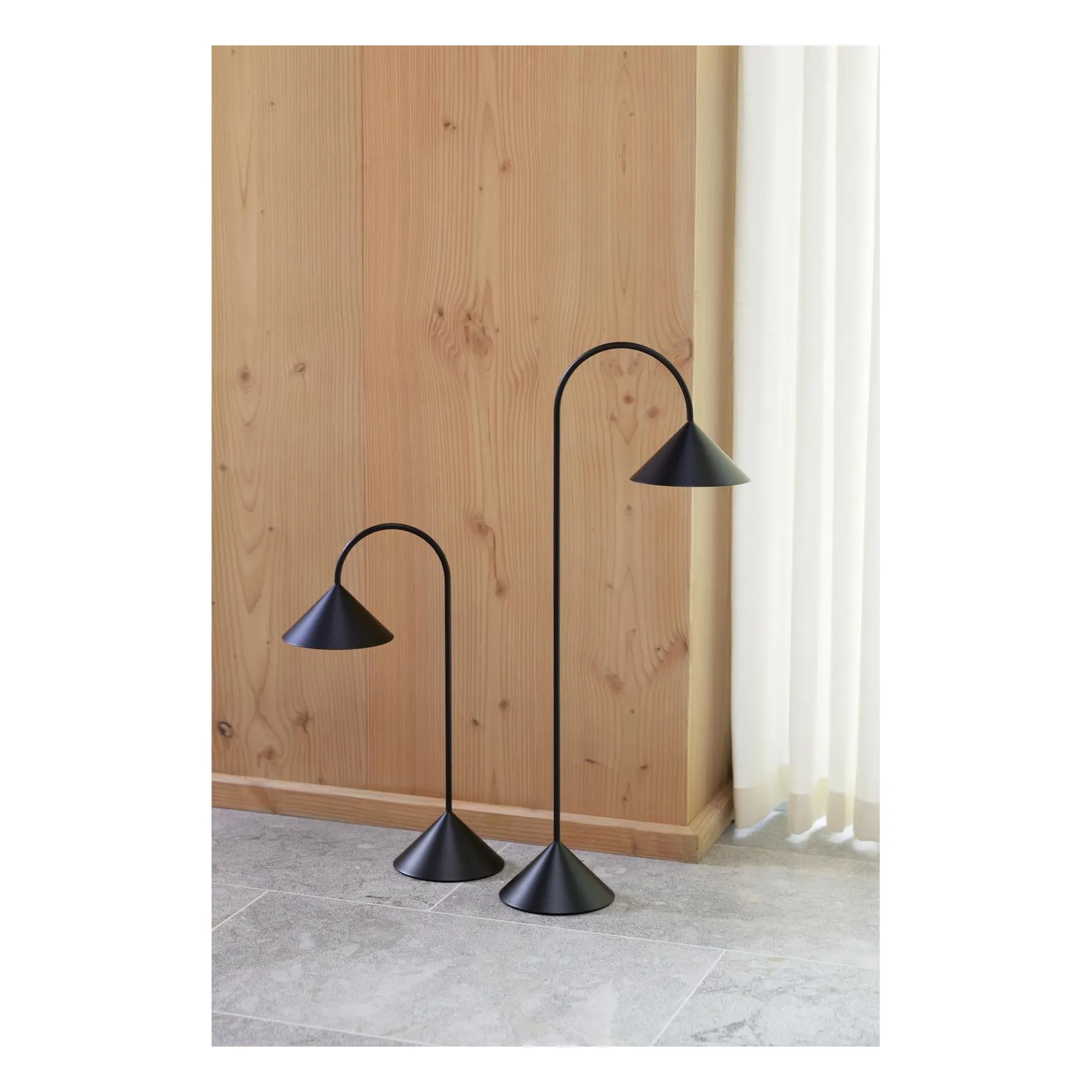 Lampe à poser Grasp, Thomas Albertsen | Noir mat- Image produit n°2