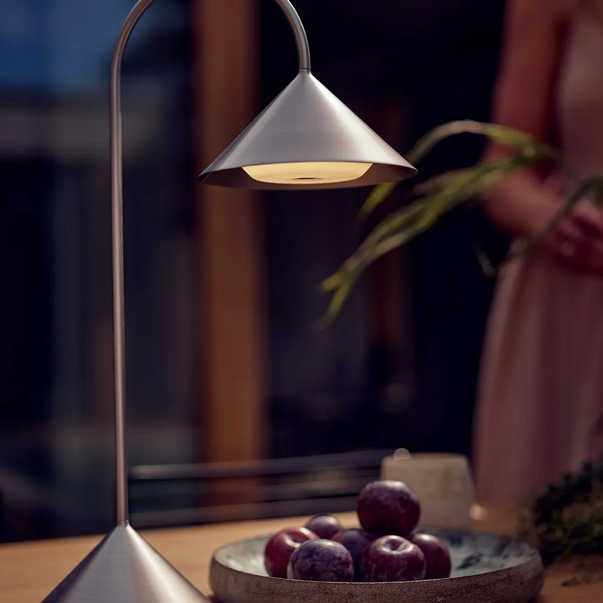 Lampe à poser Grasp, Thomas Albertsen | Acier- Image produit n°5