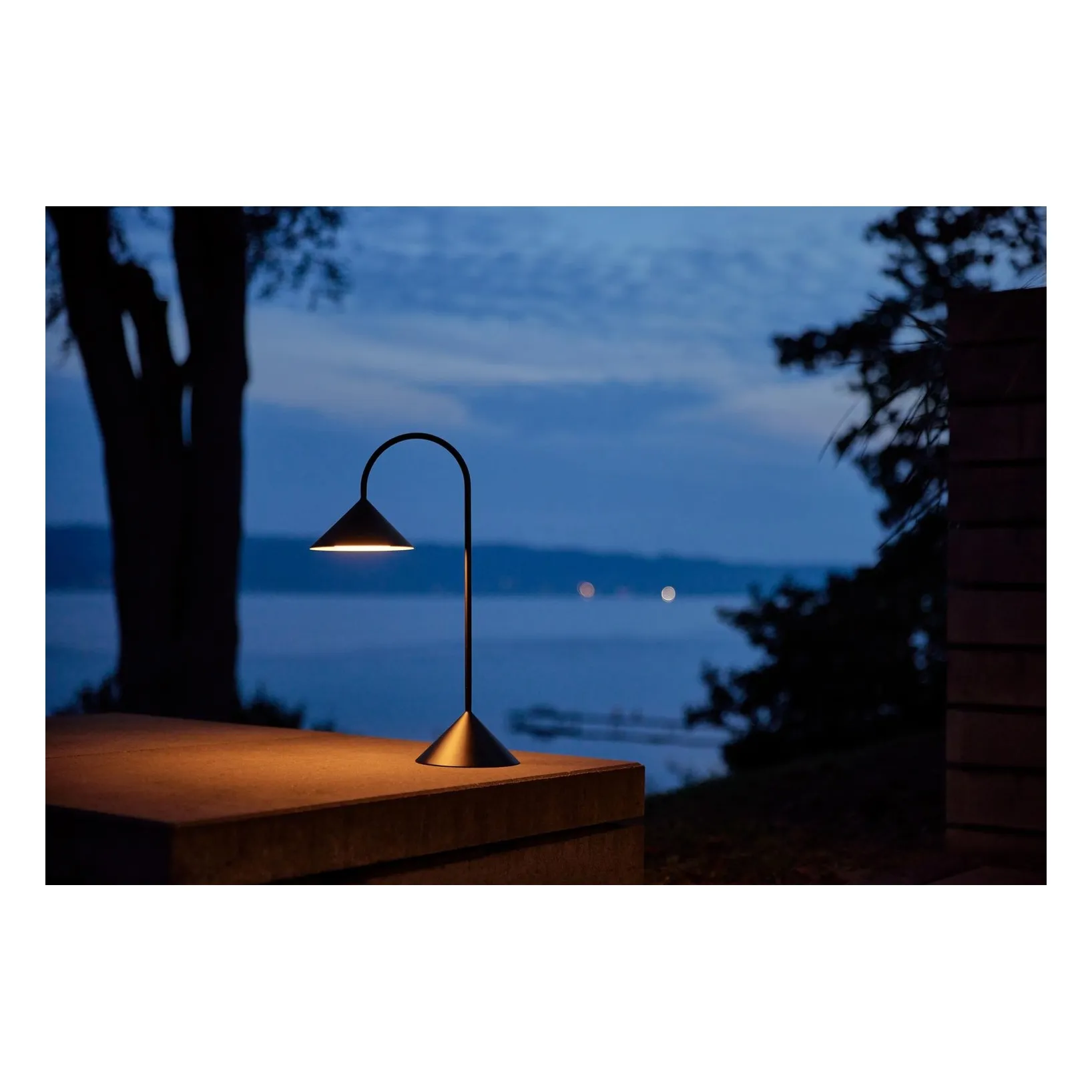 Lampe à poser Grasp, Thomas Albertsen | Noir mat- Image produit n°4