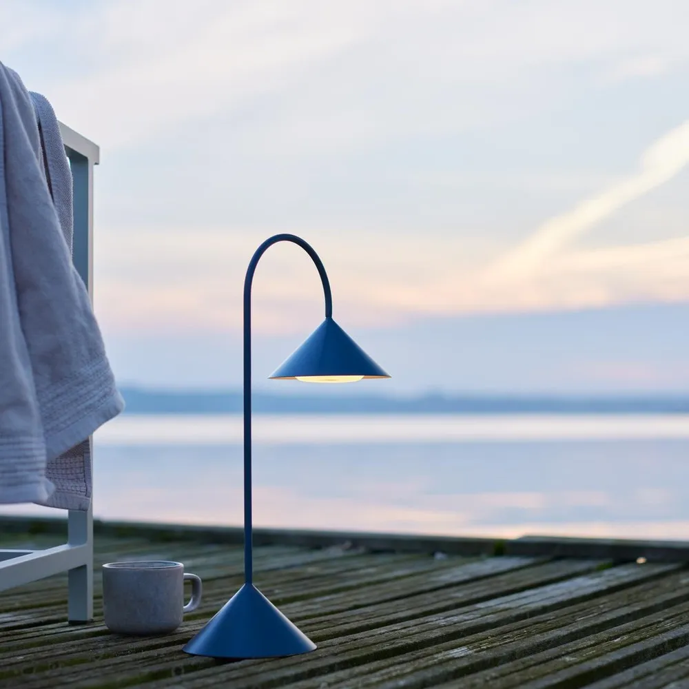 Lampe à poser Grasp, Thomas Albertsen | Bleu pétrole- Image produit n°6