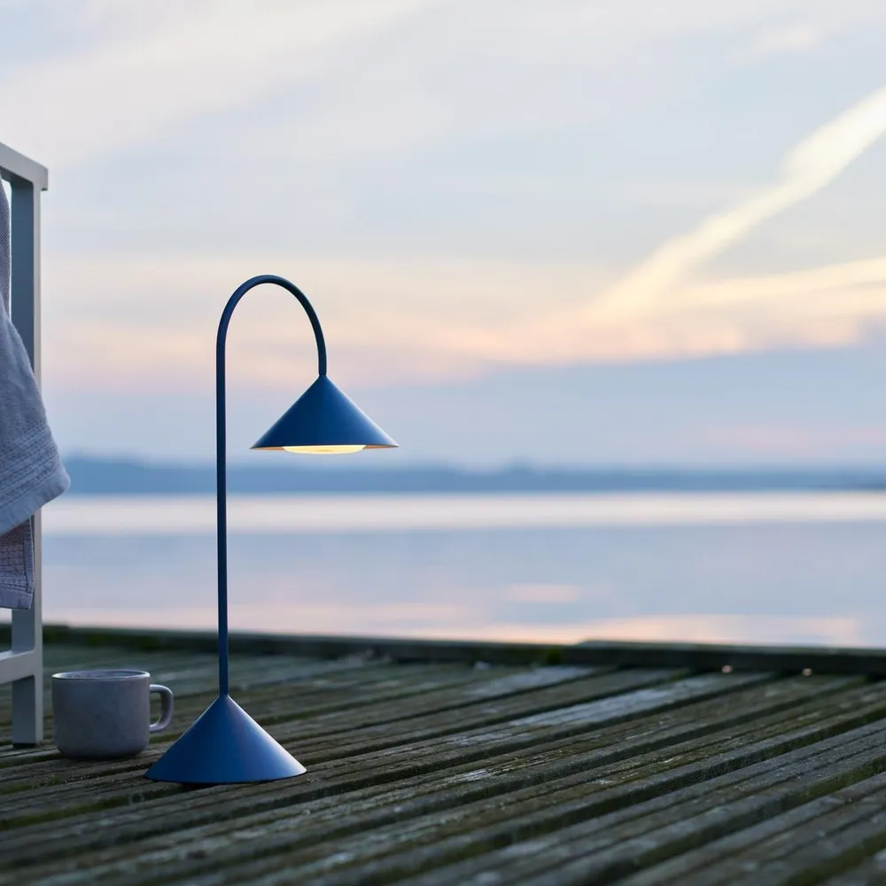 Lampe à poser Grasp, Thomas Albertsen | Bleu pétrole- Image produit n°7