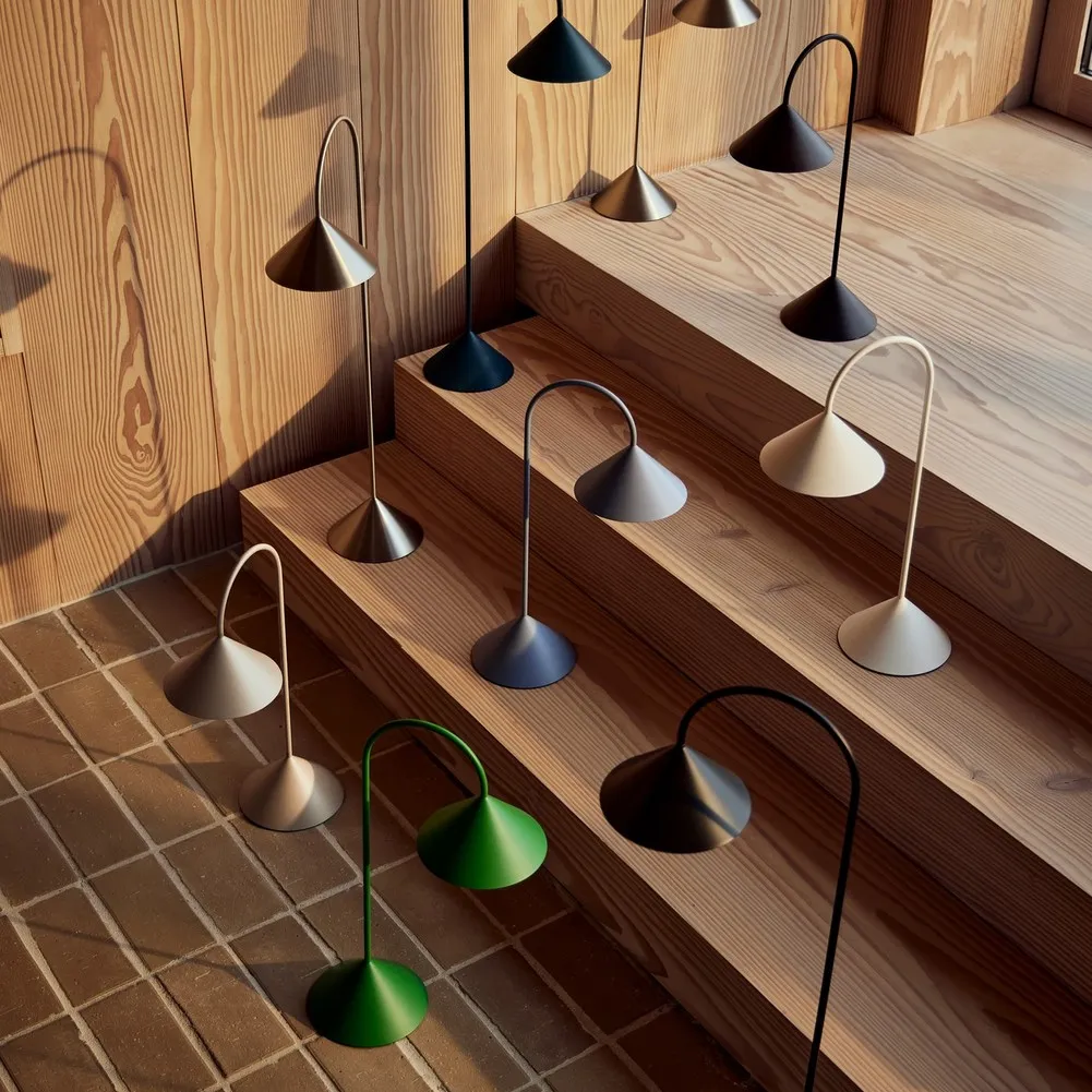 Lampe à poser Grasp, Thomas Albertsen | Acier- Image produit n°4