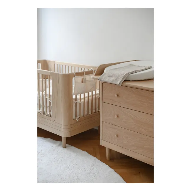Oak chest of drawers