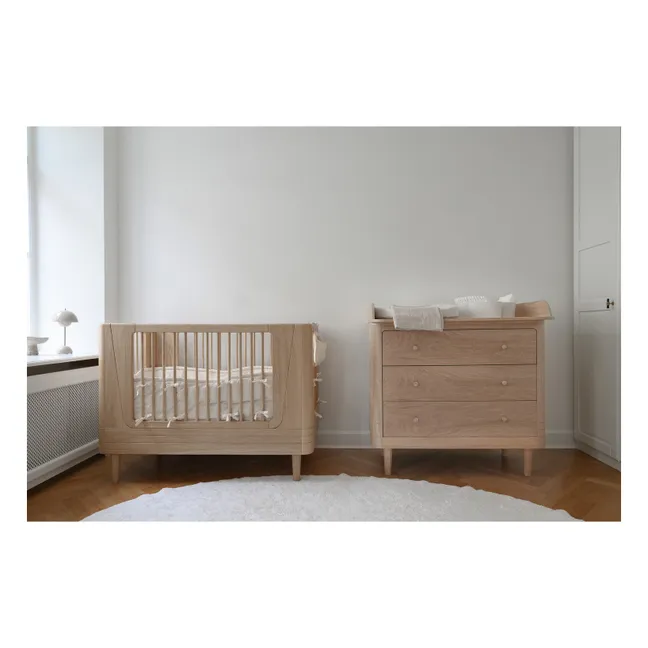 Oak chest of drawers