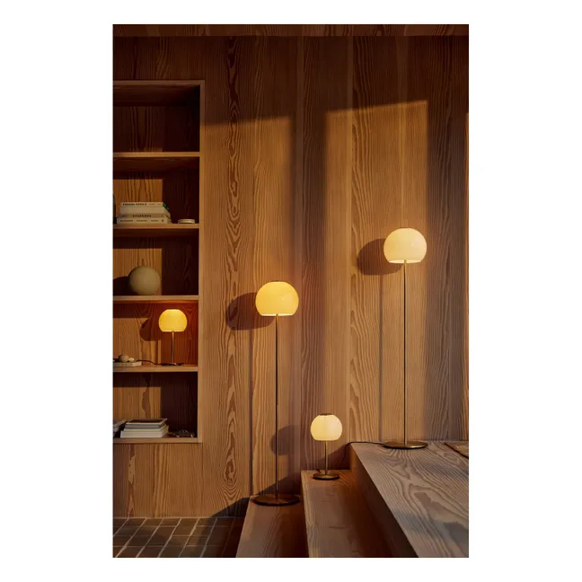 Lampadaire Ball, Benny Frandsen & Frandsen Design Studio | Ambre