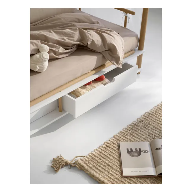 Camp canopy bed in oak
