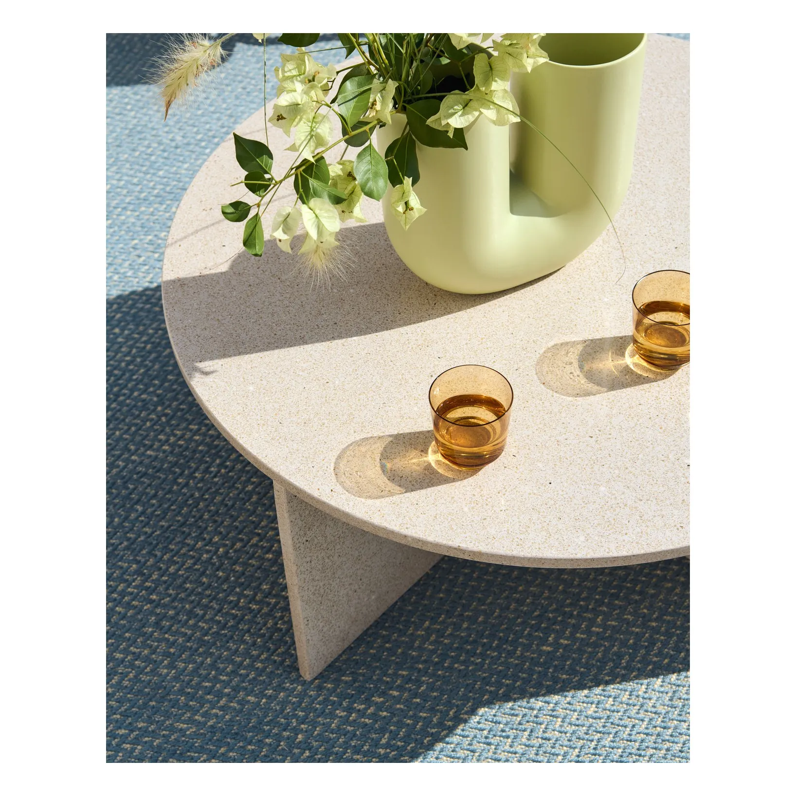 Table basse en terrazzo Halves | Taupe- Image produit n°1