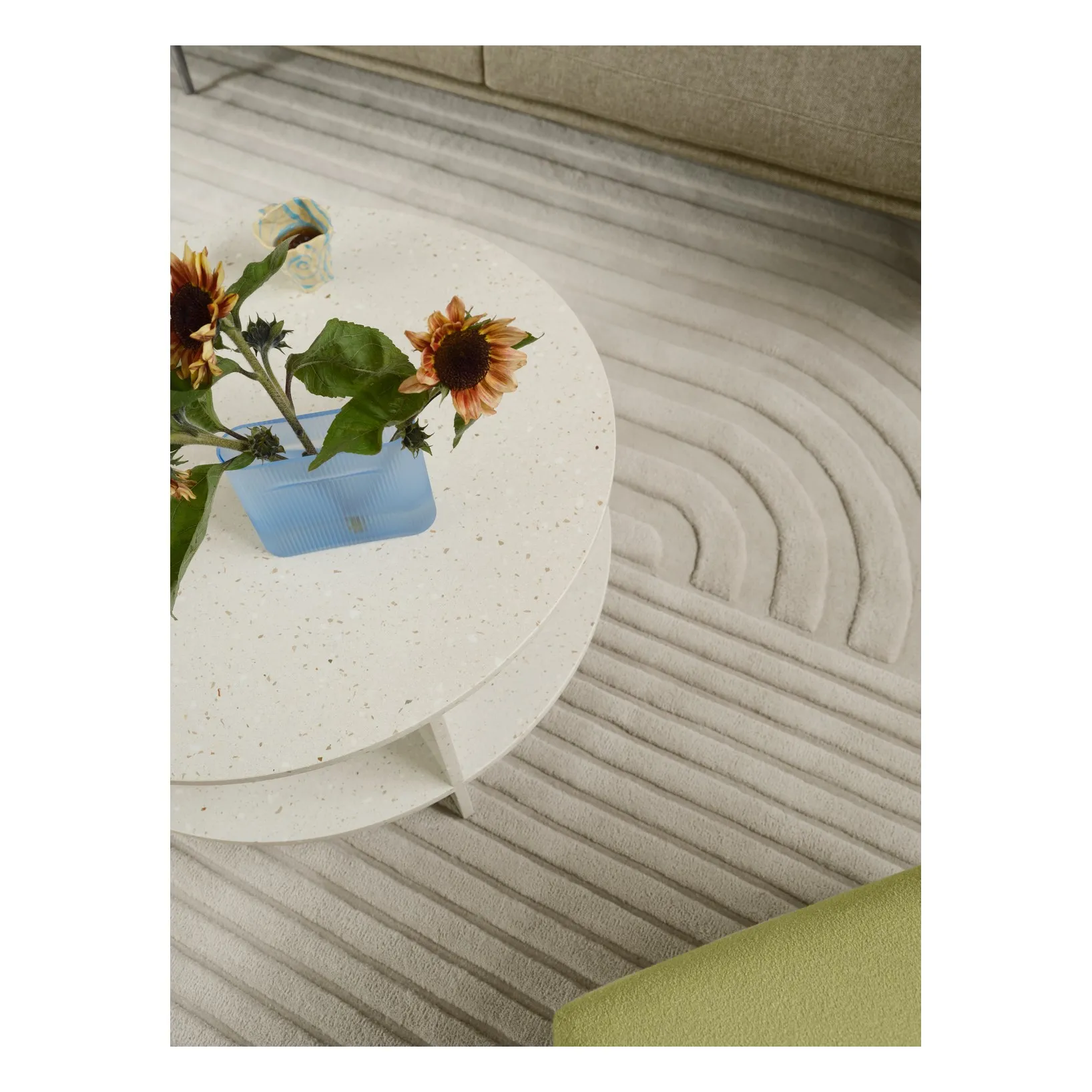 Table basse en terrazzo Halves | Off-White- Image produit n°3