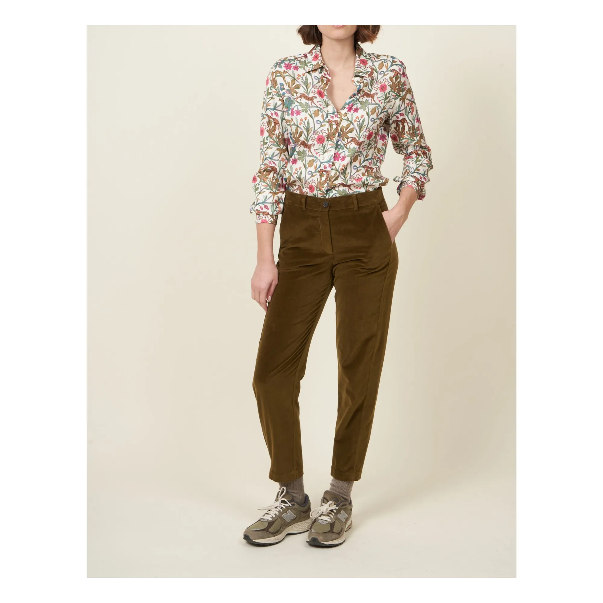 Hartford Women's Khaki Perfect Velvet Pants