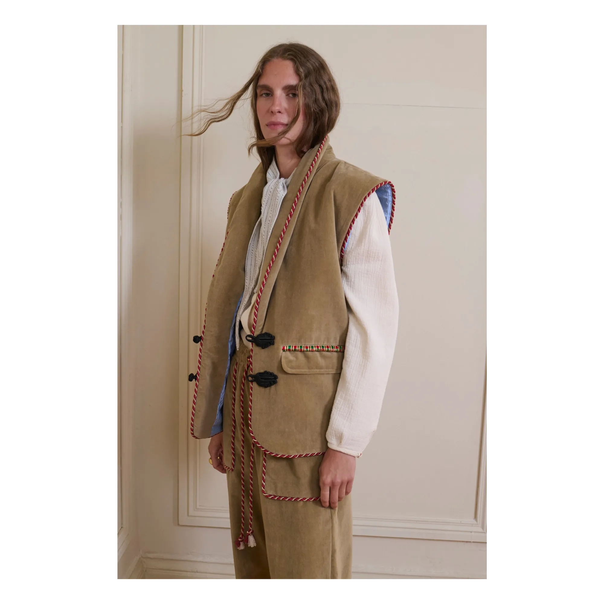 Hansel Sleeveless Jacket | Beige- Product image n°1