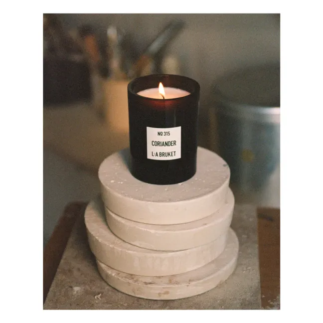 Candela profumata al coriandolo - 260g | Senza colore