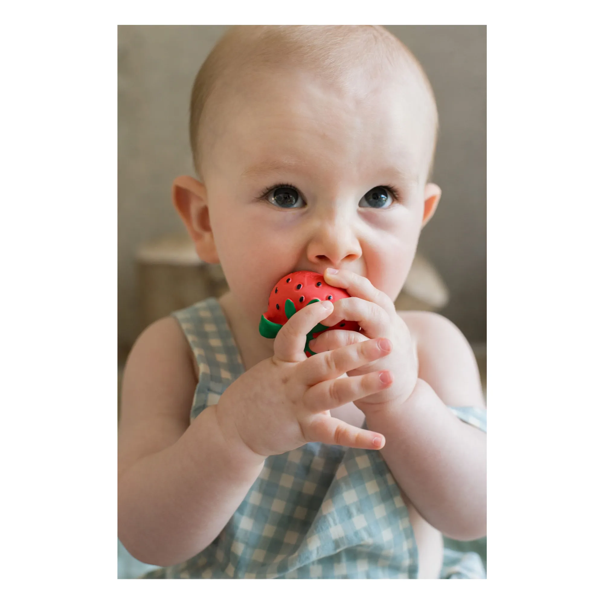 Oli & Carol - Jouet de dentition Sweetie la fraise (Oli and Carol) - Image 1