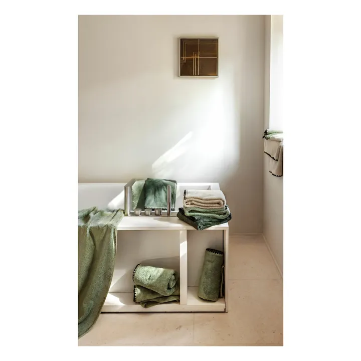 Serviette de bain en coton Issey | Vert amande- Image produit n°2