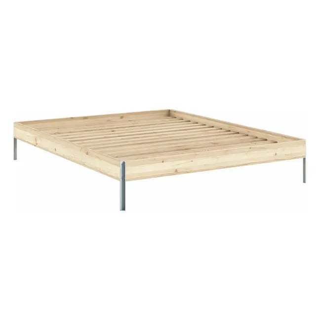 Cama de madera con núcleo