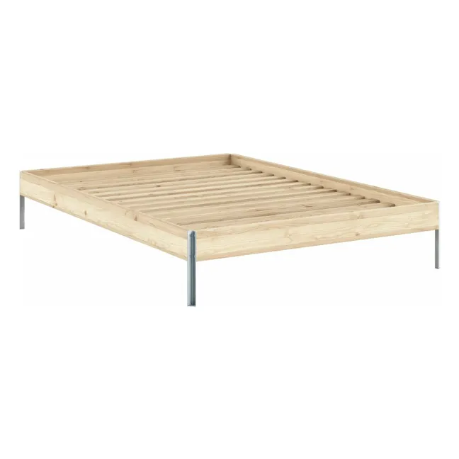 Cama de madera con núcleo