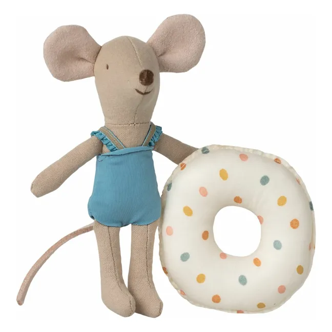 Petite sœur souris et sa bouée