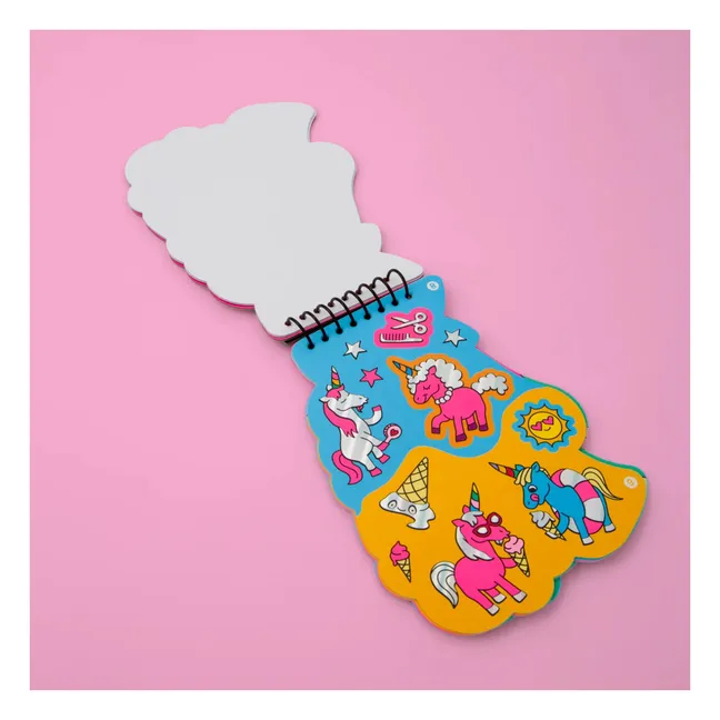 Libro de actividades con pegatinas Lily