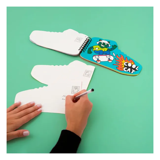 Stickers Street activity book