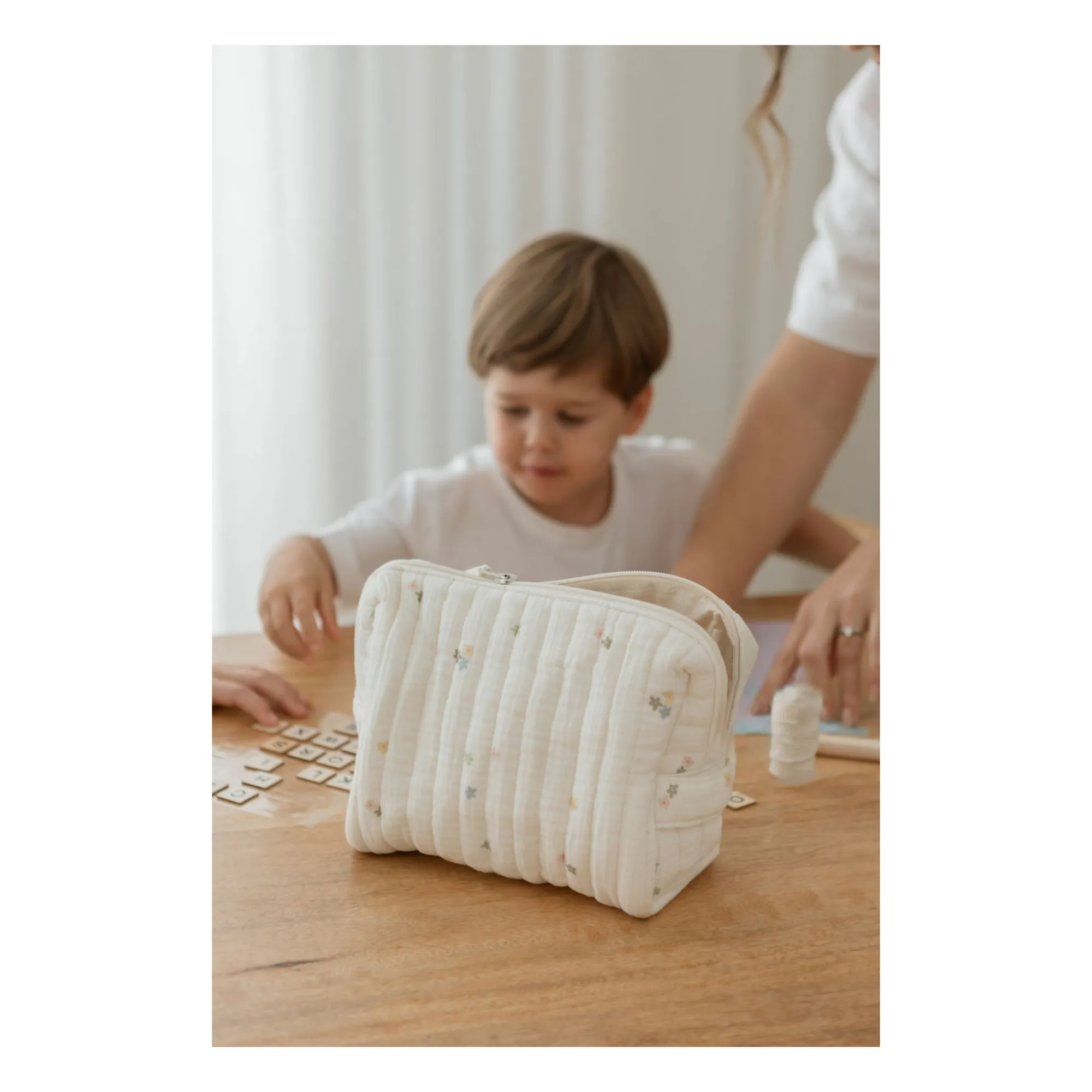 Trousse de toilette Daisies en coton bio | Ecru- Image produit n°4