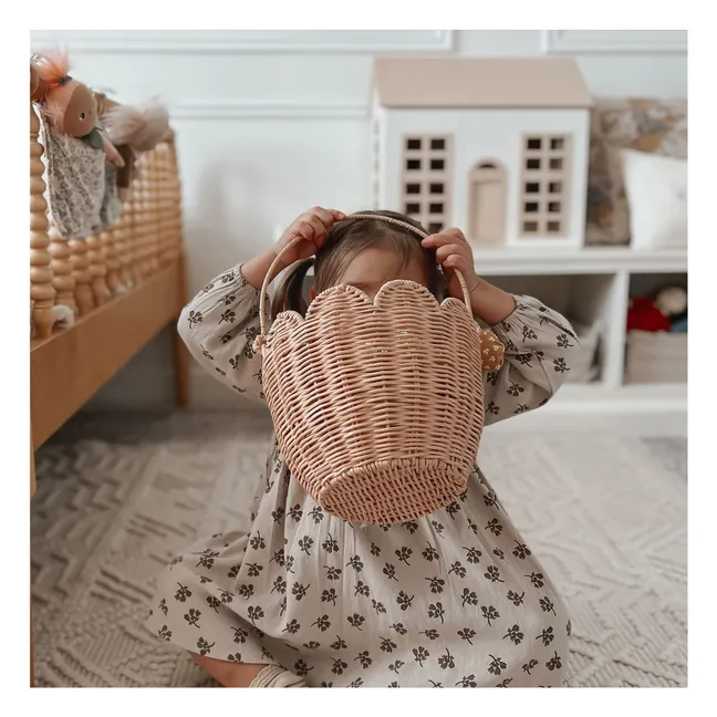 Cesta de ratán con pétalos | Rosa Melocotón