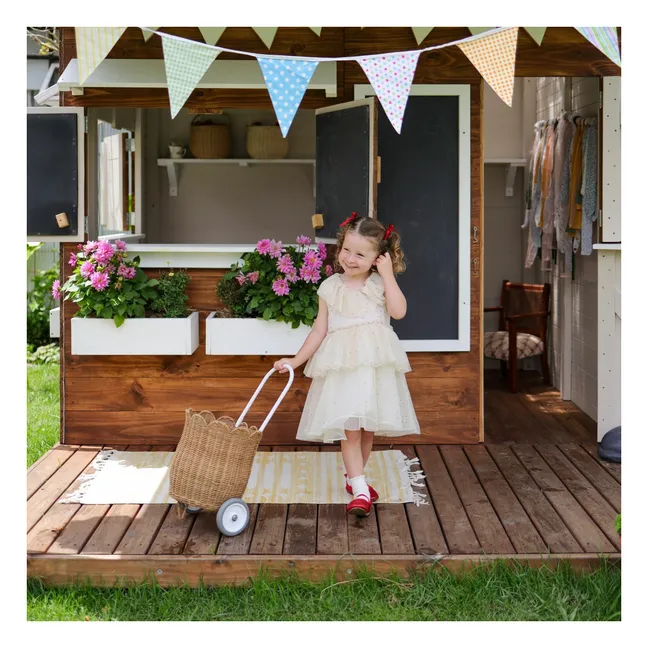 Petal rattan basket on wheels